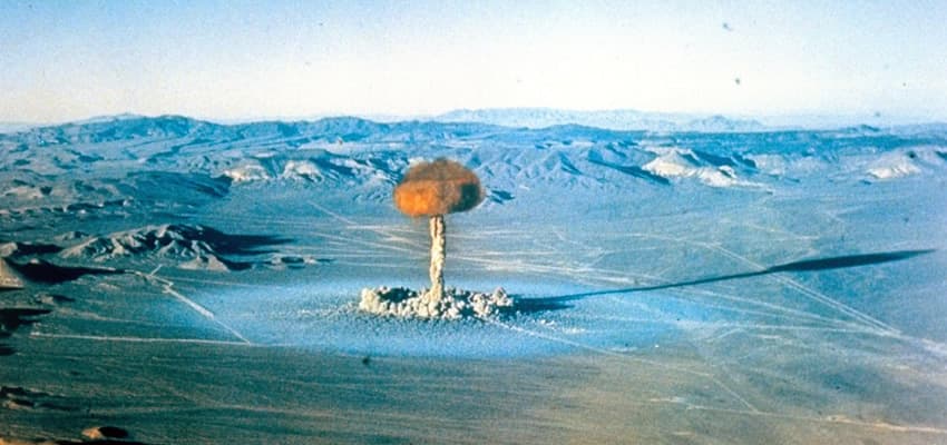 Crítica: A-Bombs Over Nevada (2016)
